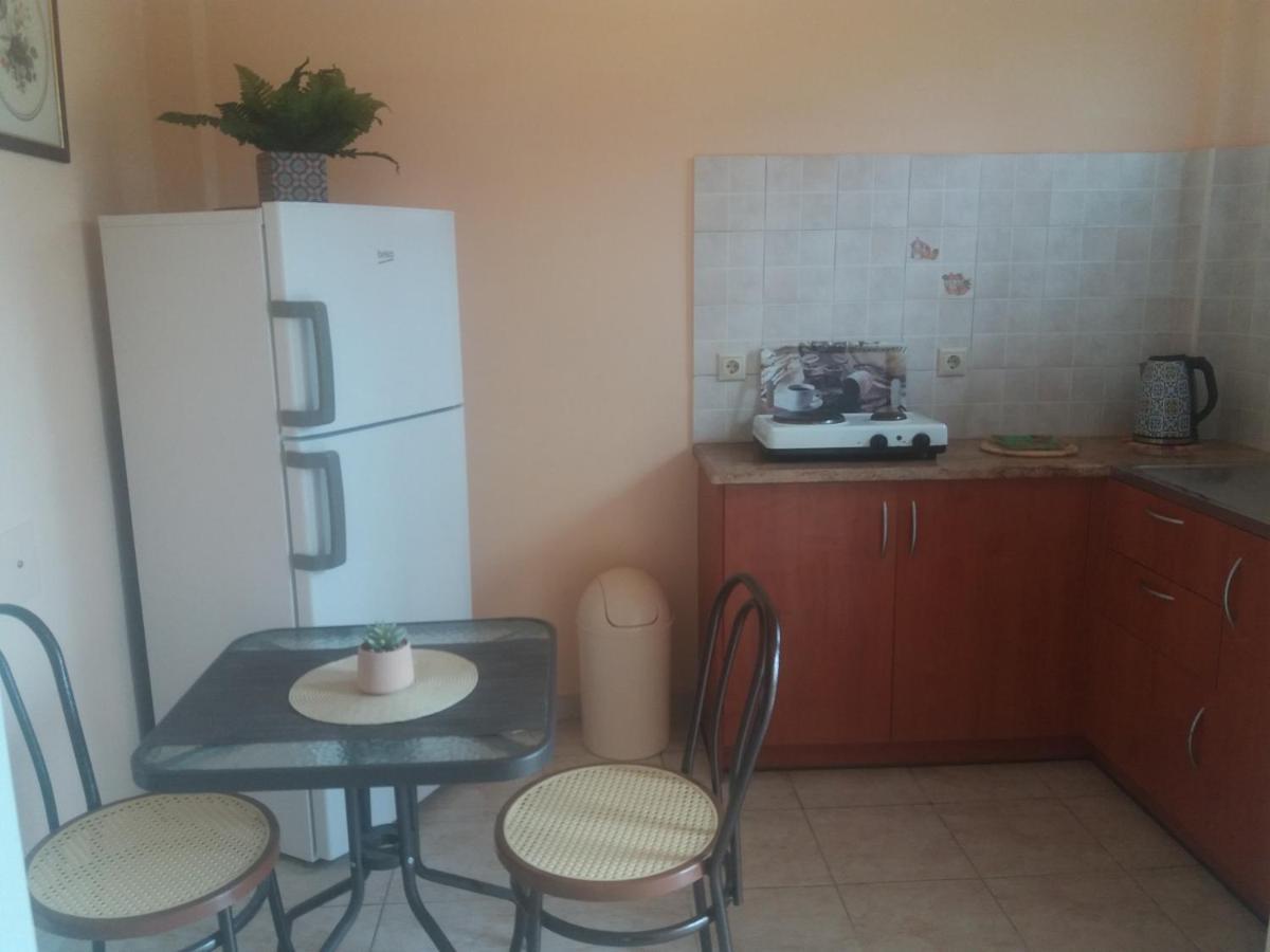 Alexandra Spingou Apartments Дассия Экстерьер фото